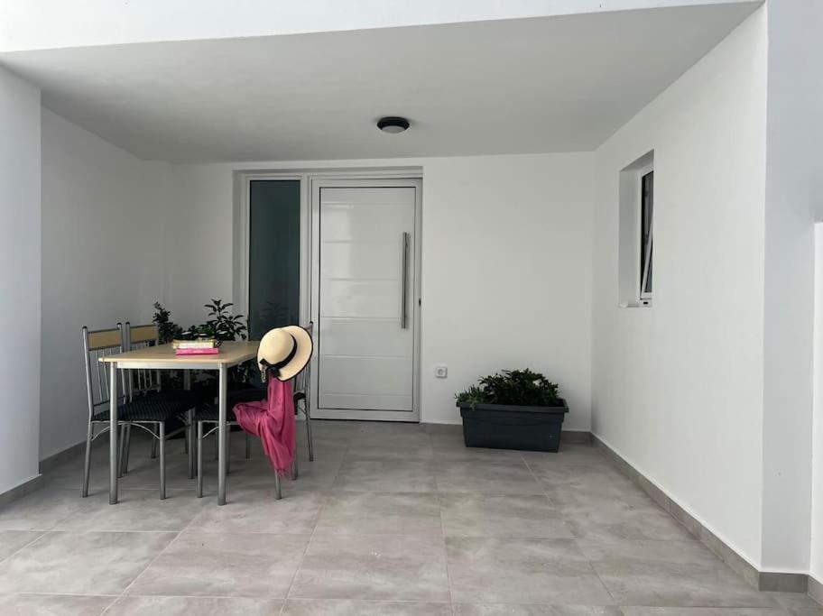 Villa Family Emporio  外观 照片